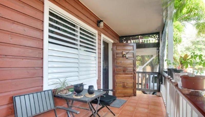 Hotel Alux House Placencia Esterno foto