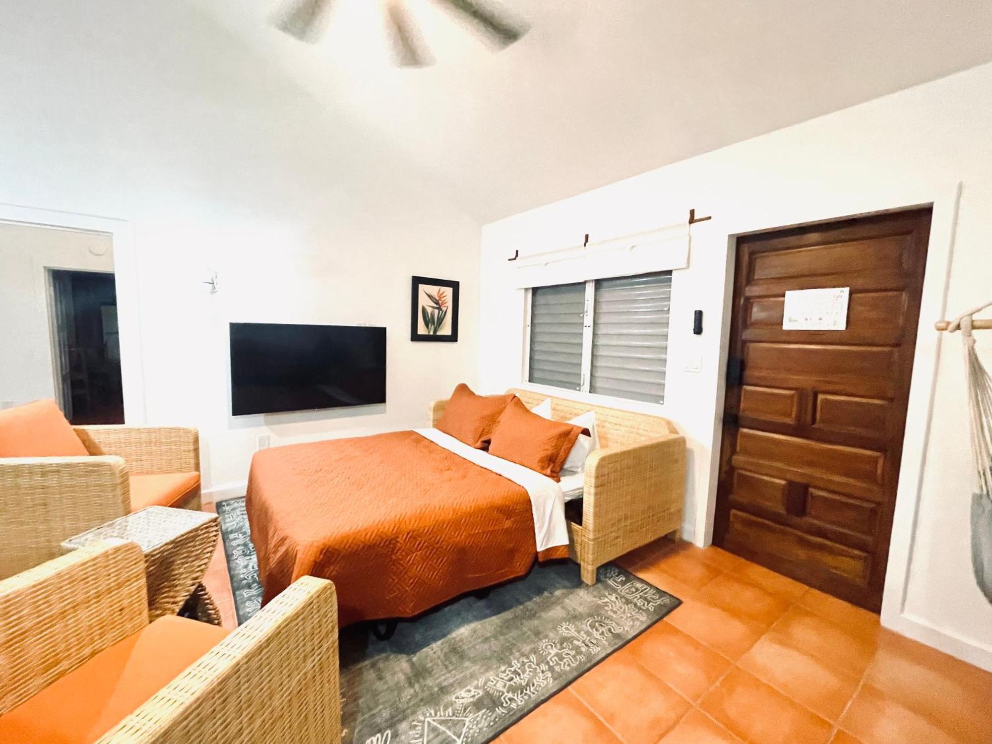 Hotel Alux House Placencia Esterno foto