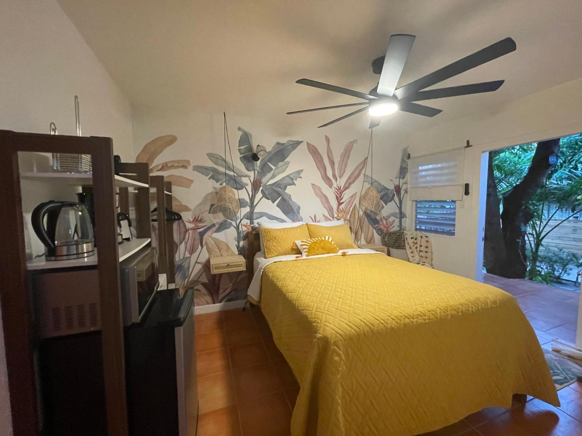 Hotel Alux House Placencia Esterno foto
